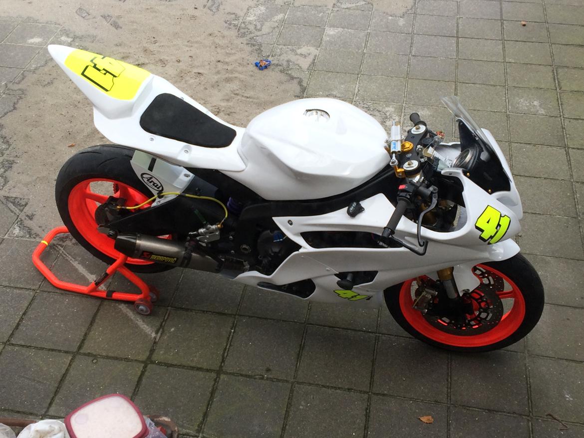 Yamaha R6 billede 14