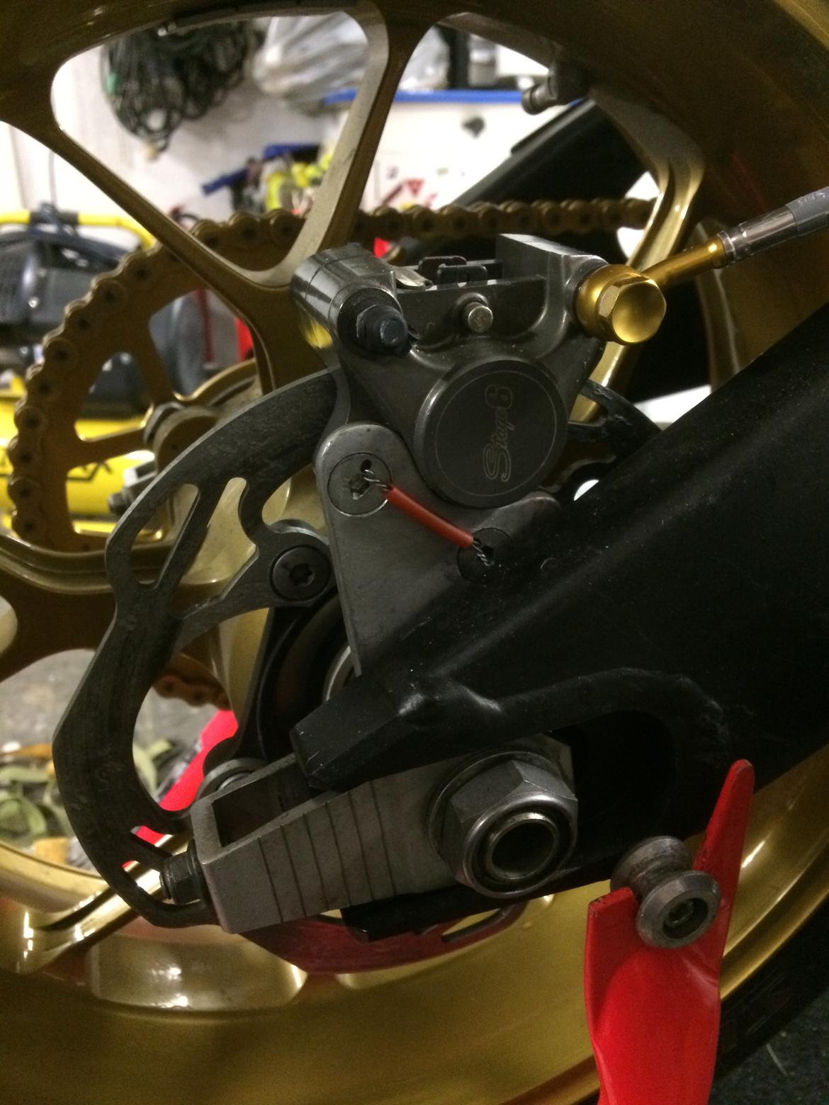 Yamaha R6 billede 16