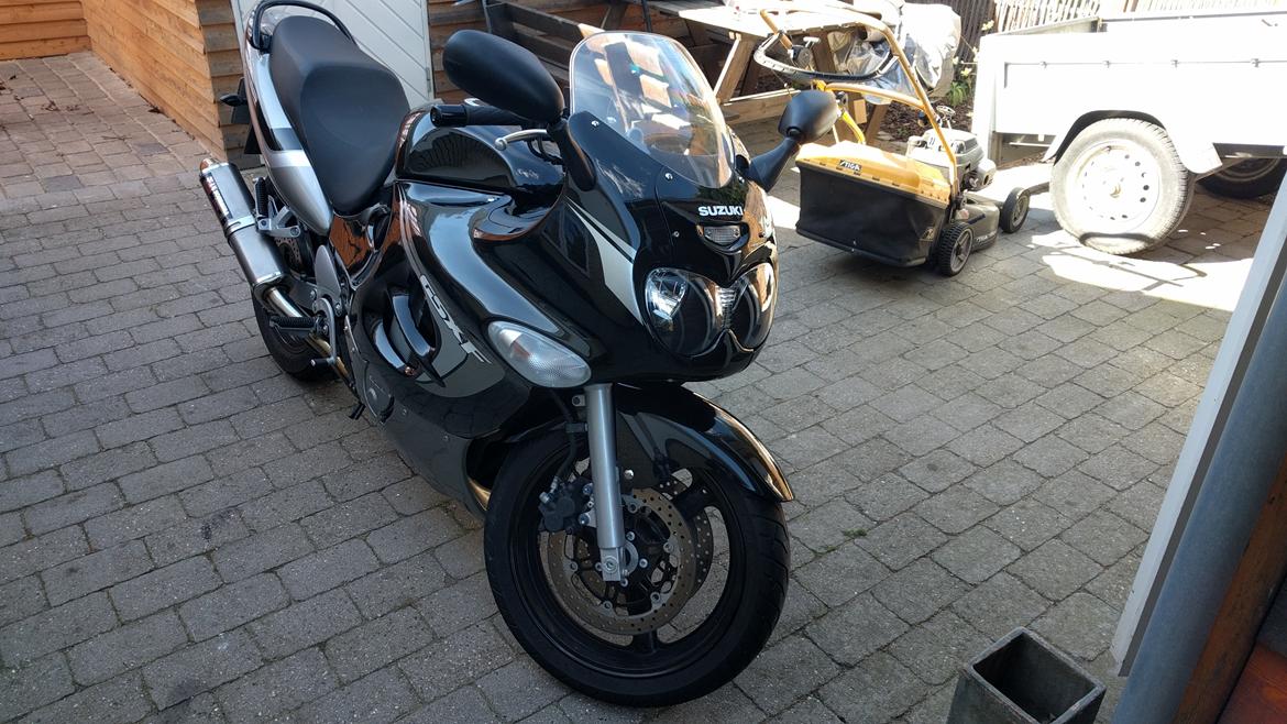 Suzuki Gsx750F billede 1