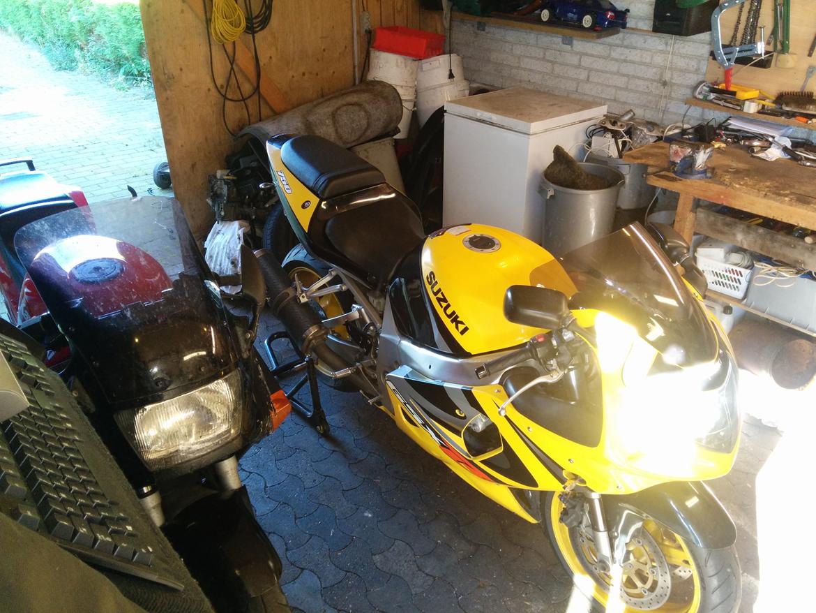 Suzuki GSX-R750 Solgt billede 5