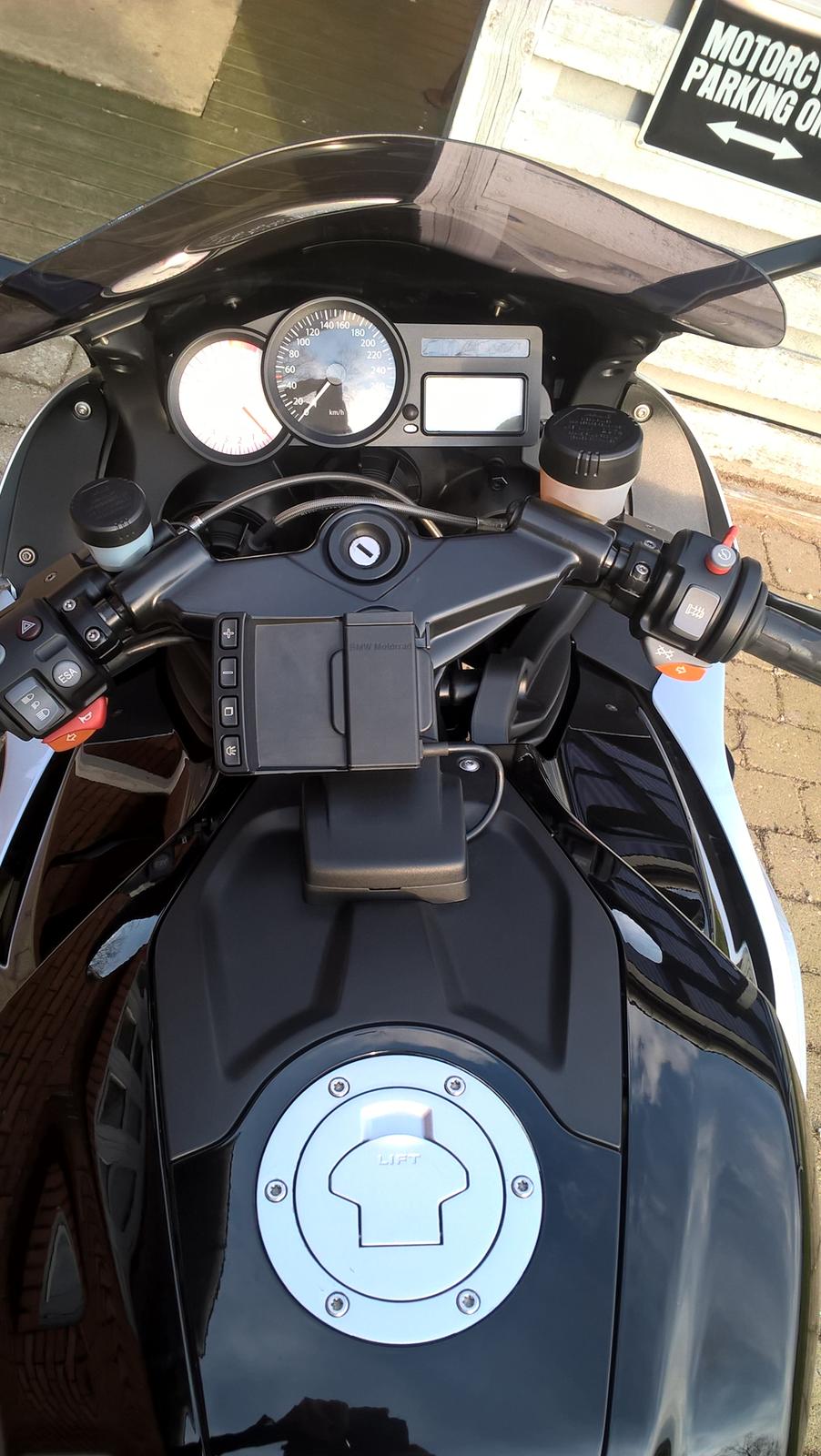 BMW K1200S - Fastmonteret holder til BMW Navigator V  billede 5