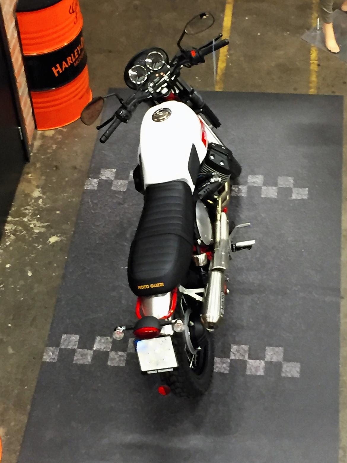 Moto Guzzi V7 II Stornello - Afhentning hos forhandleren billede 6