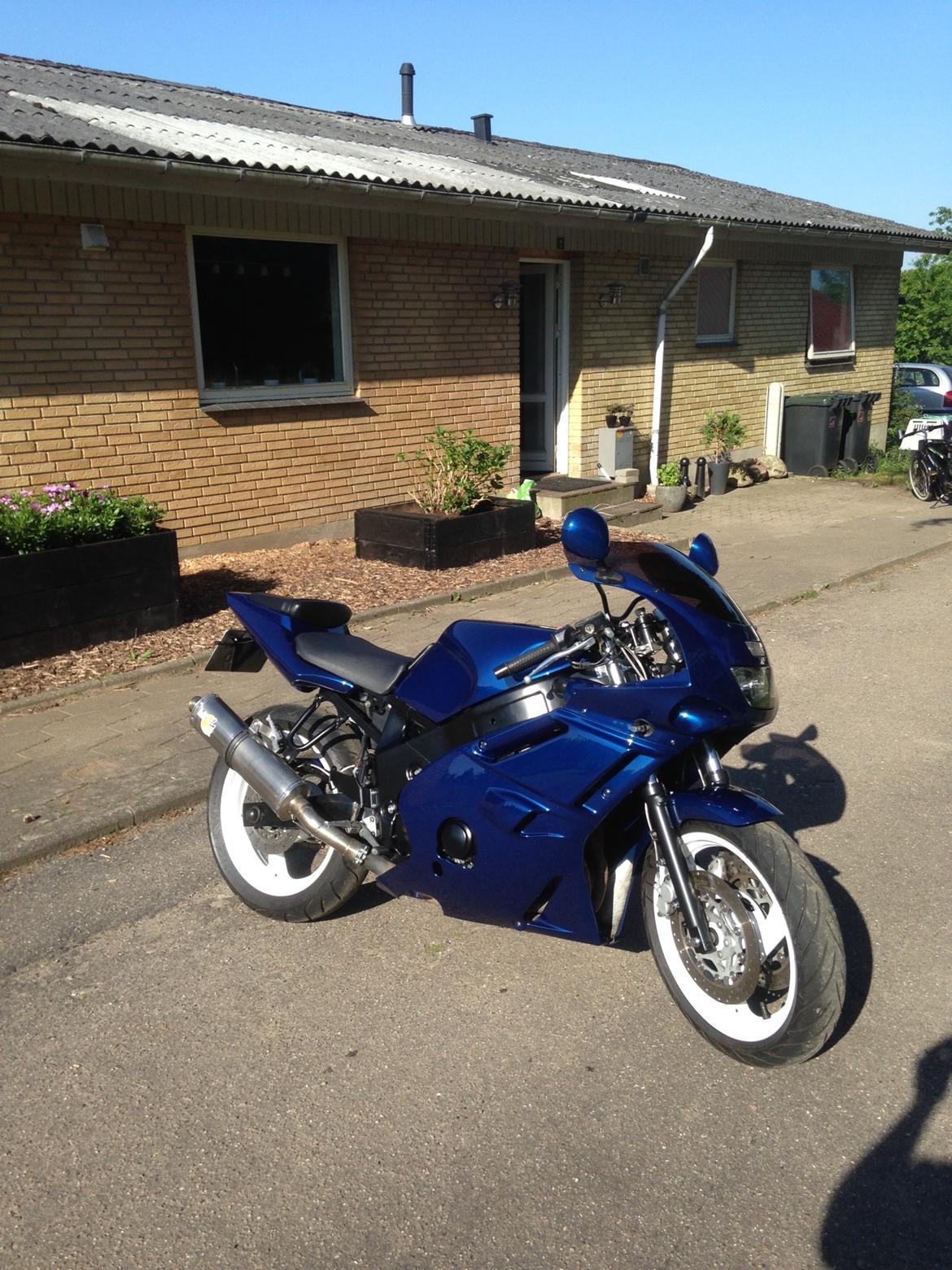 Yamaha fzr 600 R6 billede 8