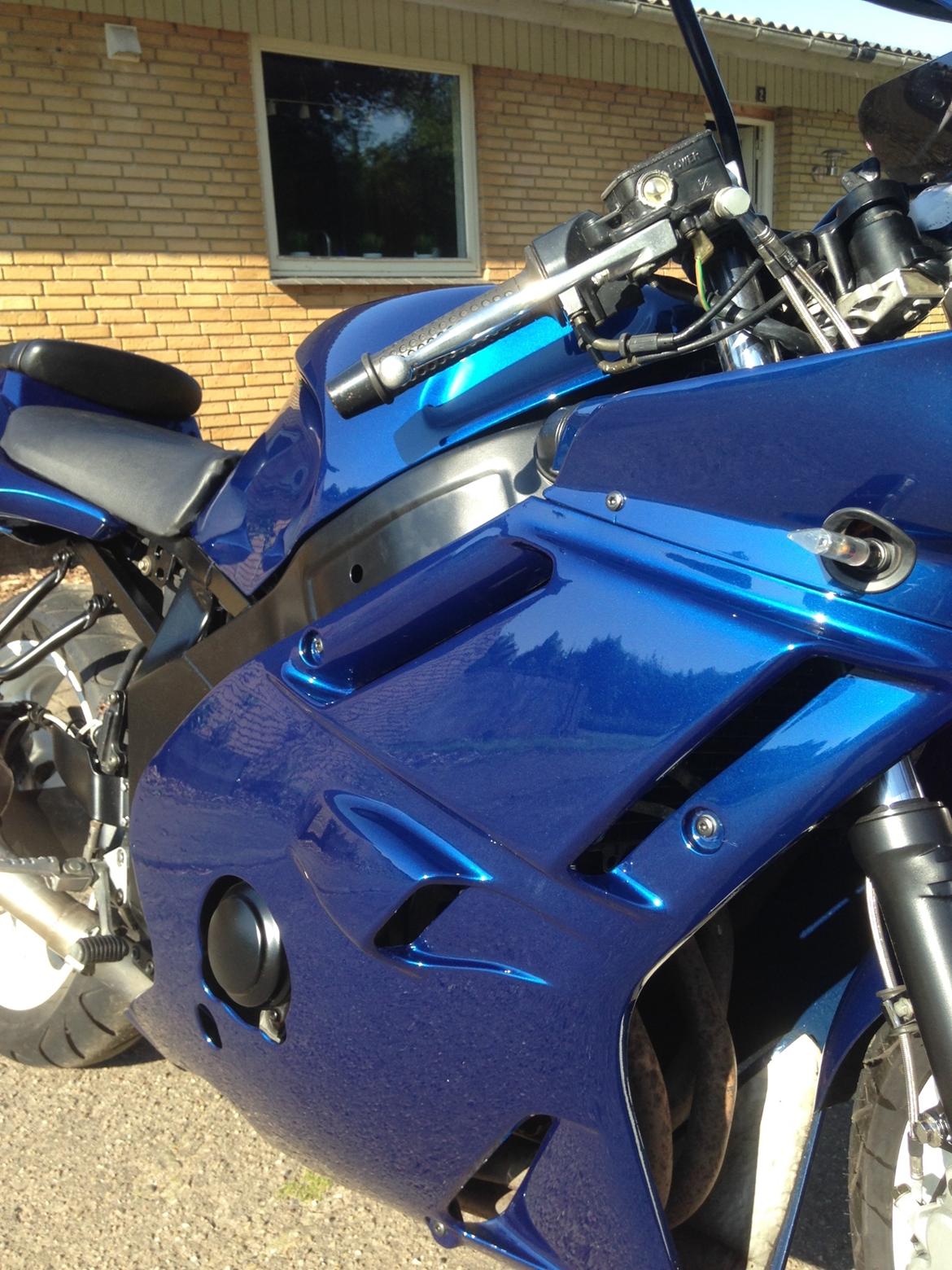 Yamaha fzr 600 R6 billede 11