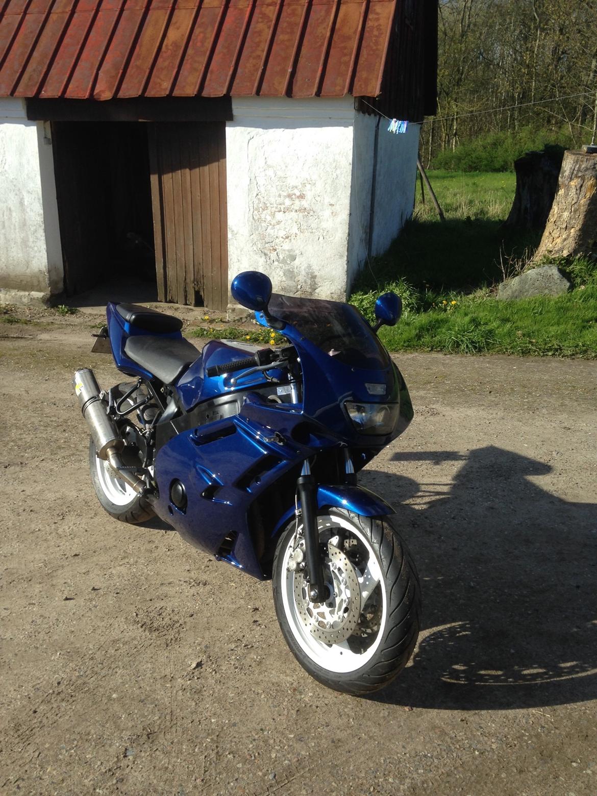 Yamaha fzr 600 R6 billede 4