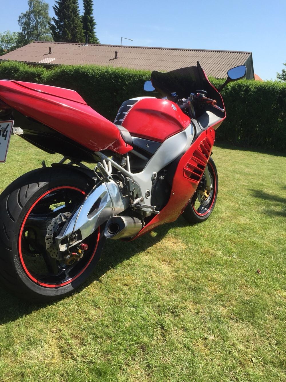 Suzuki RF 600R billede 6