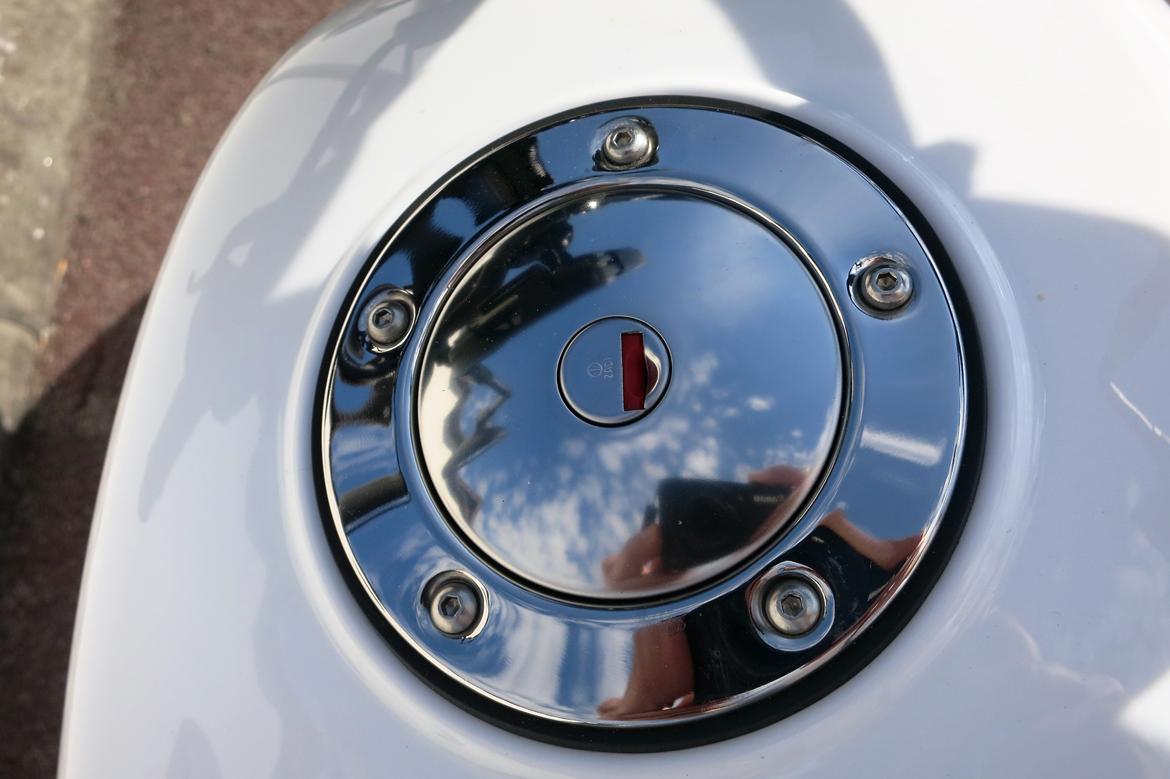 Moto Guzzi V7 II Stornello - Tankdæksel i krom. billede 22