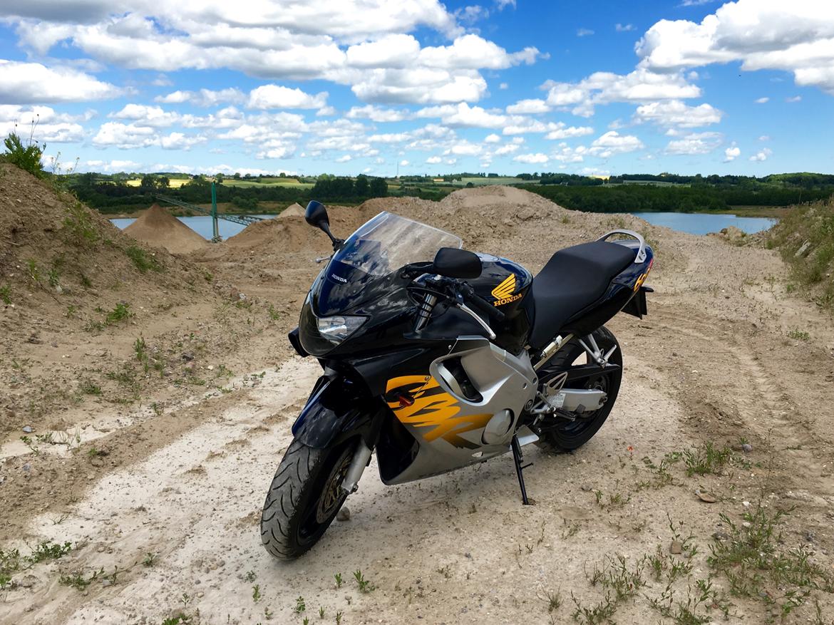 Honda CBR 600 F4 billede 1