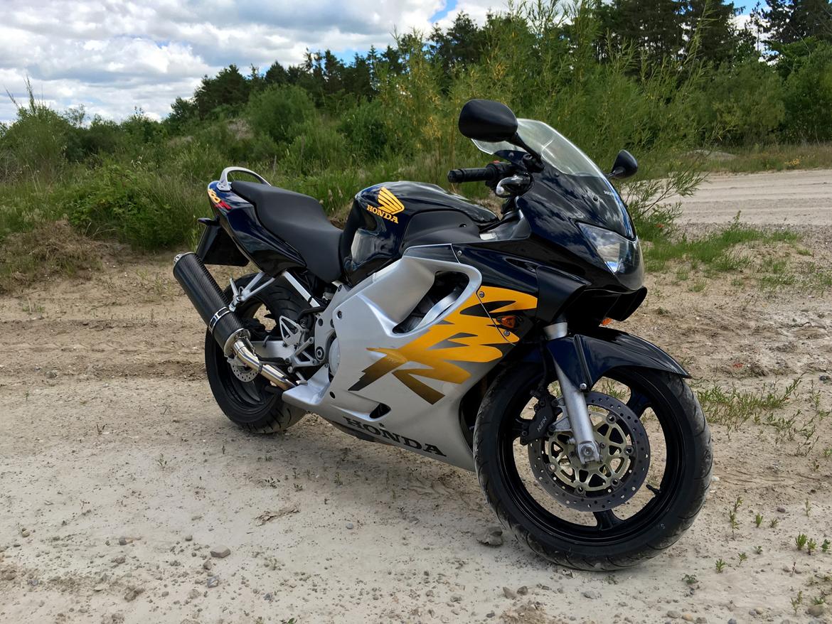 Honda CBR 600 F4 billede 4