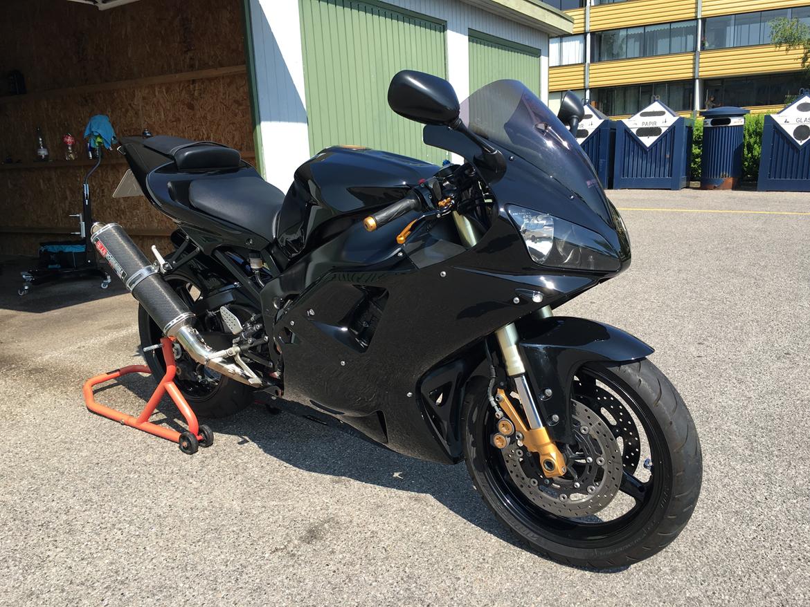 Yamaha R1  billede 2