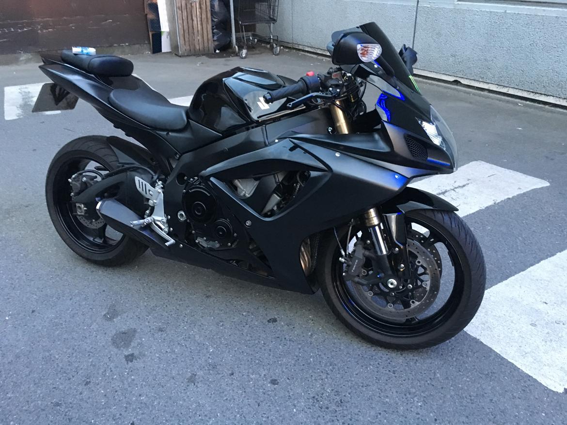 Suzuki Gsxr 600 k7 billede 2