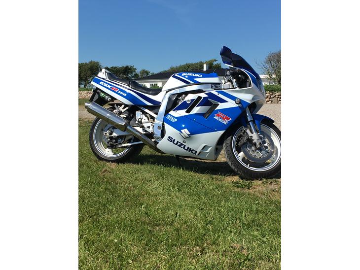 {{currentPhoto.altText}} billede {{currentPhoto.number}}