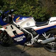 Honda vf1000r Rothmans Replica sc16 RG