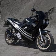 Suzuki GSX 250 R *SOLGT*