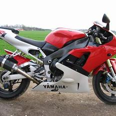 Yamaha Yzf-R1