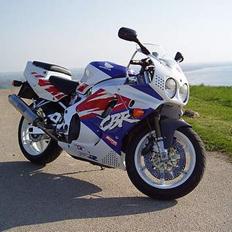 Honda CBR 900 RR (solgt)