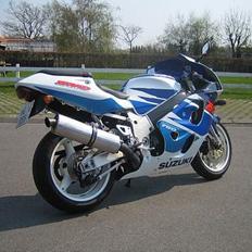 Suzuki GSXR 750 *SOLGT*