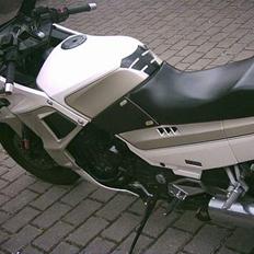Kawasaki GPX 750 R. SOLGT