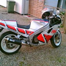 Yamaha FZR 1000  solgt