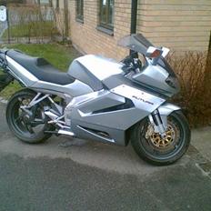 Aprilia rst1000 futura