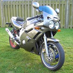 Yamaha FZR 600 *SOLGT*