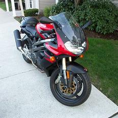 Aprilia SL1000 R (Falco)