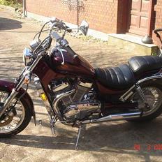 Suzuki VS 700 Intruder **Solgt**