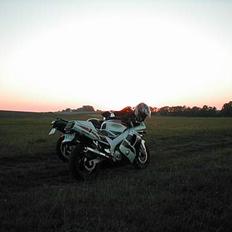 Yamaha FZR 600R *Solgt*