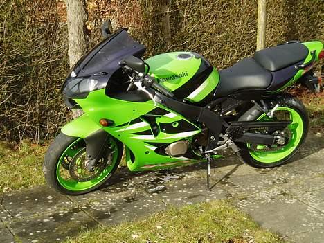 Kawasaki zx6r  - Uhmm... Er den ikke bare lækker??? Det syn´s jeg!! billede 1