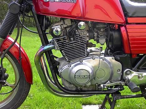 Suzuki GS 450 Twin <solgt> - Motor venstre billede 8
