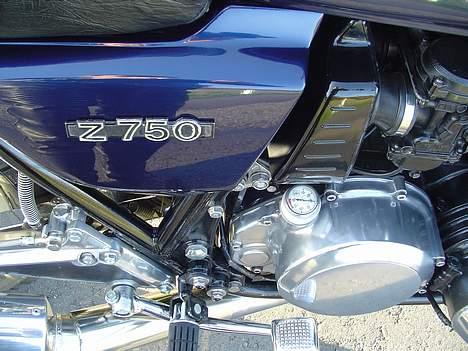 Kawasaki Z750E - Lille olietermometer monteret i påfyldningsstudsen. Virker glimrende. billede 20