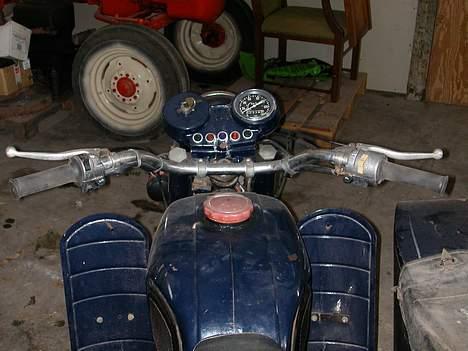 Dnepr MT10 - fint panel med det man skal bruge billede 3