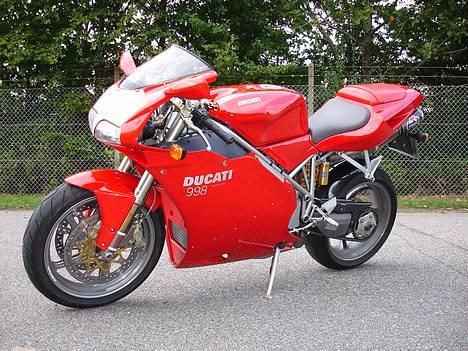 Ducati 998 Biposto - Fra den ene side billede 1