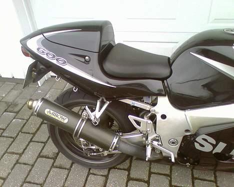 Suzuki GSXR 600 (SOLGT) billede 4