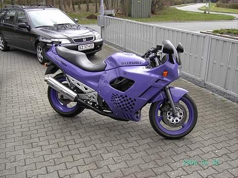 Suzuki GSX 750F solgt billede 1