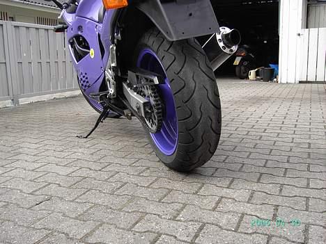 Suzuki GSX 750F solgt billede 3