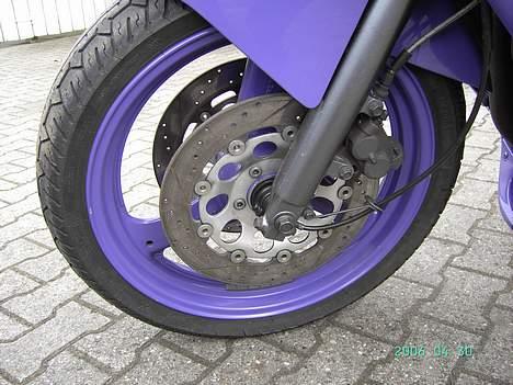 Suzuki GSX 750F solgt billede 9