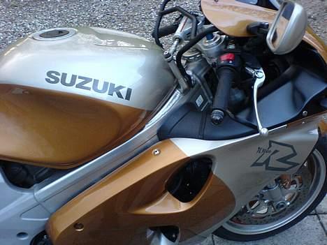 Suzuki TL1000R - så kom der lige lidt stafferinger på.. billede 10