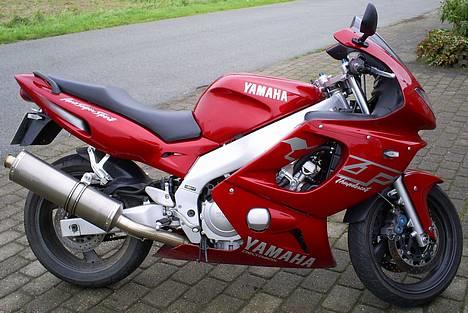 Yamaha YZF 600 R Thundercat - En anden udstødning har pyntet, også på lyden :-) billede 6