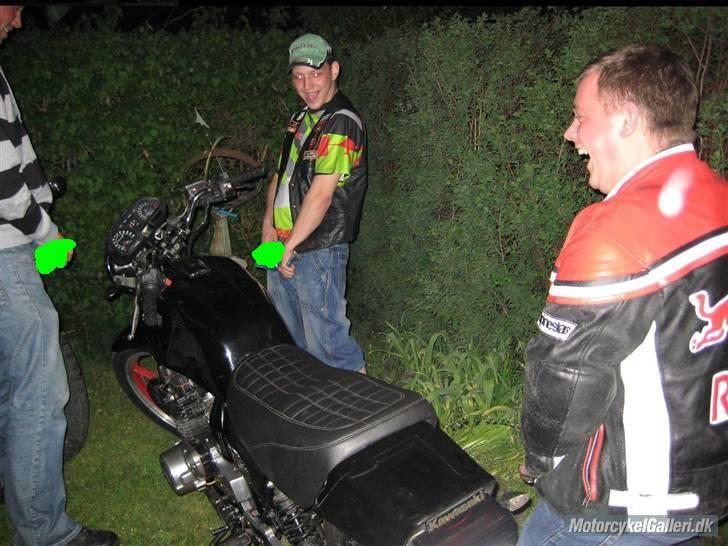 Kawasaki Z1000 J. 1150.  (SOLGT) - Så blev den indviget af drengene billede 3