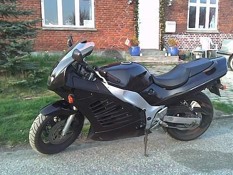 Suzuki RF 600 R billede 2
