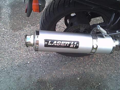 Suzuki RF 600 R billede 4