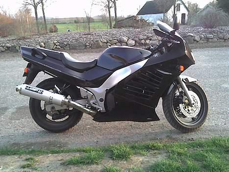 Suzuki RF 600 R billede 5