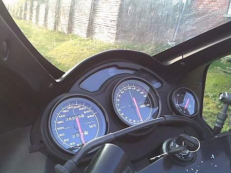 Suzuki RF 600 R billede 6