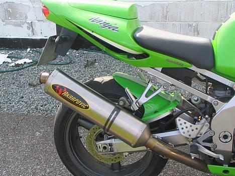 Kawasaki ZX-9R (Solgt) billede 2