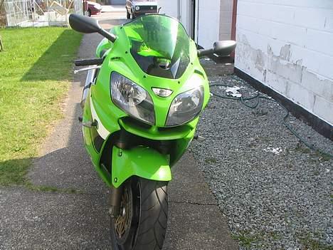 Kawasaki ZX-9R (Solgt) billede 3