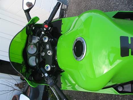 Kawasaki ZX-9R (Solgt) billede 4