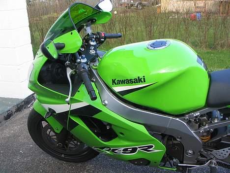 Kawasaki ZX-9R (Solgt) billede 5
