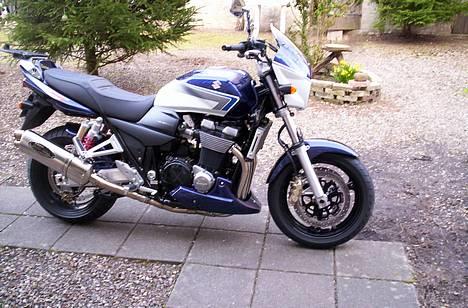 Suzuki GSX 1400  billede 1