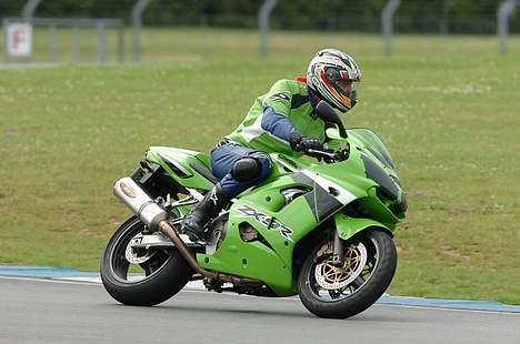 Kawasaki ZX-9R (Solgt) - Donnington Park billede 8